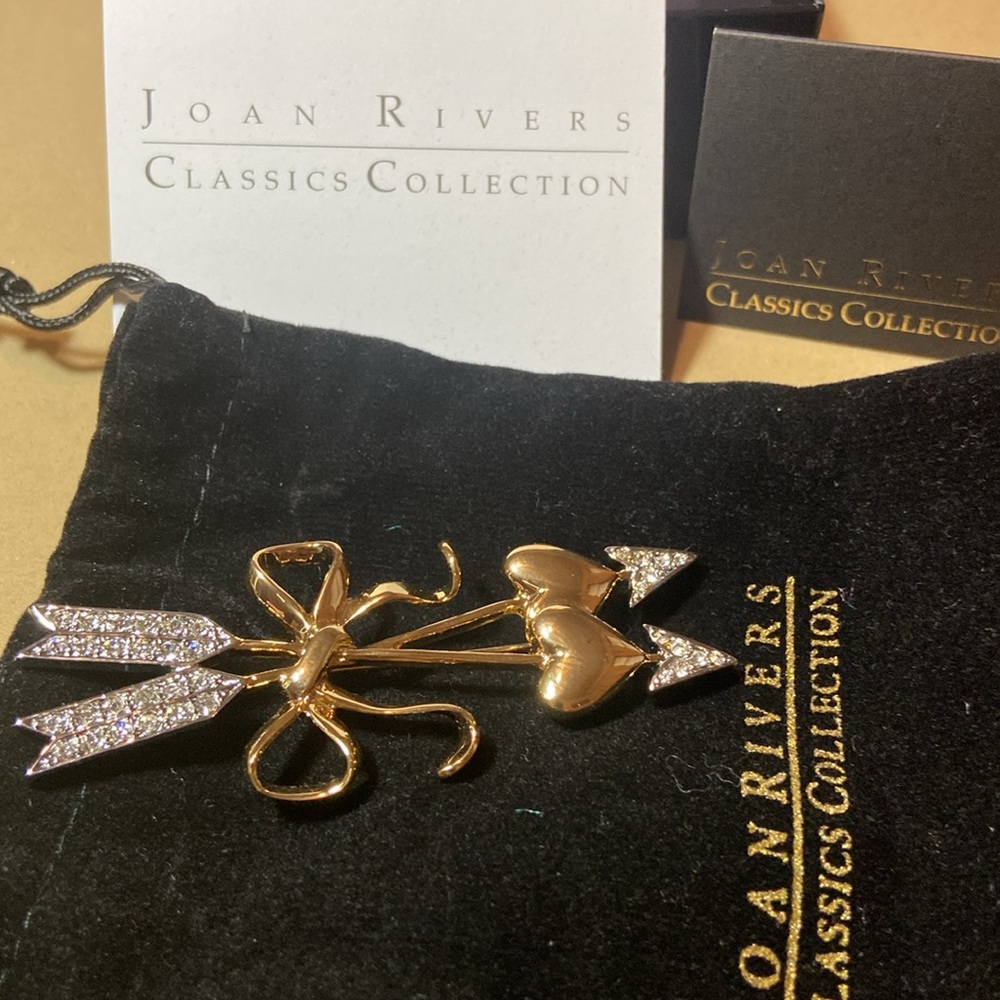 Joan Rivers Gold Arrow and Heart Brooch with Intricate Metalwork - Picture 3 of 3
